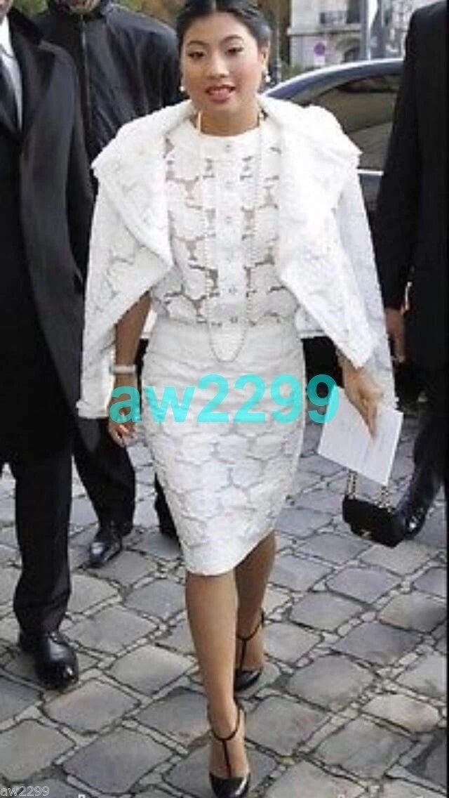 CHANEL 09C 2009 NEW CAMELLIA CC LOGO 2-PIECE JACKET & SKIRT SUIT FR 36 OFF-WHITE