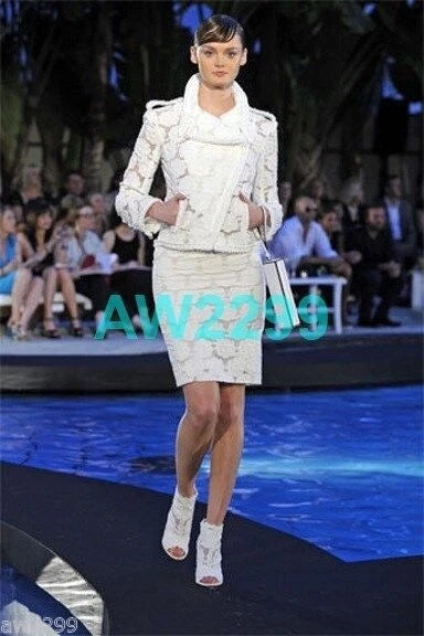 CHANEL 09C 2009 NEW CAMELLIA CC LOGO 2-PIECE JACKET & SKIRT SUIT FR 36 OFF-WHITE