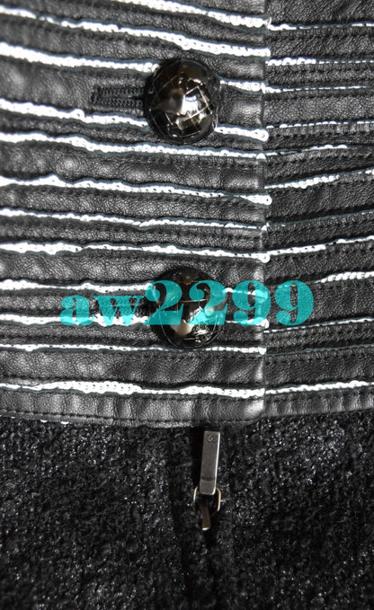 Chanel 13A 2013 $7,100 New Most Wanted Tweed CC Logo Runway Dress FR 38