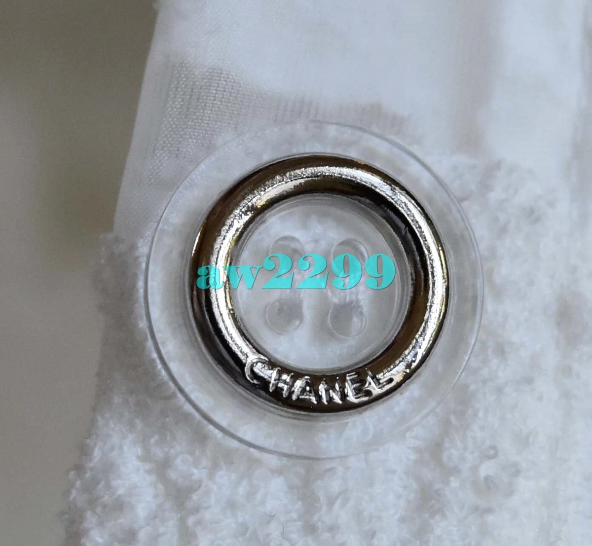 CHANEL 09C 2009 NEW CAMELLIA CC LOGO 2-PIECE JACKET & SKIRT SUIT FR 36 OFF-WHITE