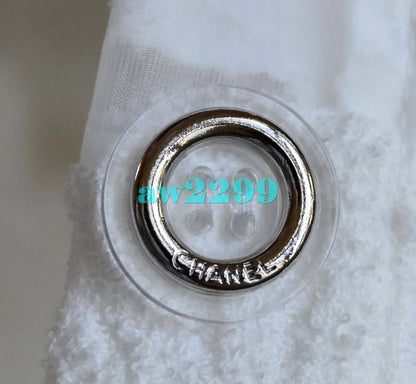 CHANEL 09C 2009 NEW CAMELLIA CC LOGO 2-PIECE JACKET & SKIRT SUIT FR 36 OFF-WHITE