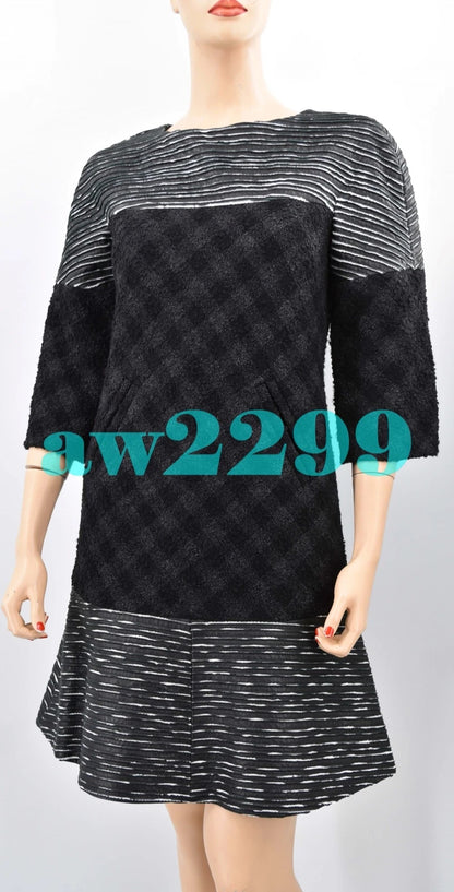 Chanel 13A 2013 $7,100 New Most Wanted Tweed CC Logo Runway Dress FR 38